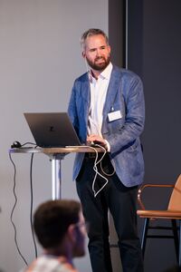 Dr. Simon Clark presenting at the HYDRA / Battery2030+ joint workshop in Oslo, Norway 2024